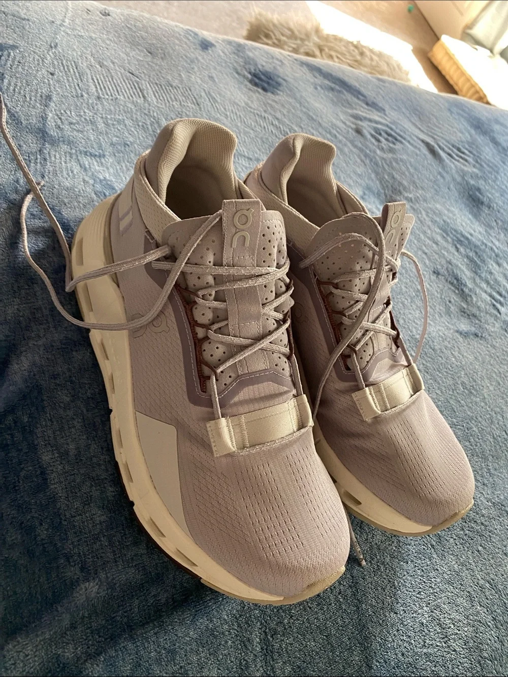 Women’s Lightweight CloudTech Sneakers - Lavender Gray